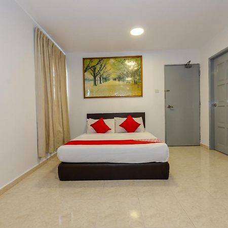 OYO 1090 Hollitel Hotel Melaka Luaran gambar