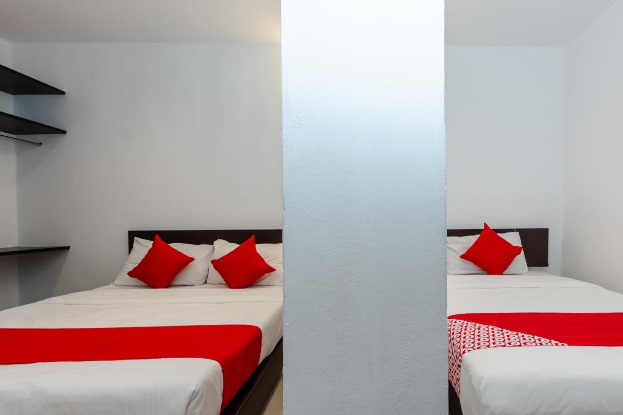 OYO 1090 Hollitel Hotel Melaka Luaran gambar