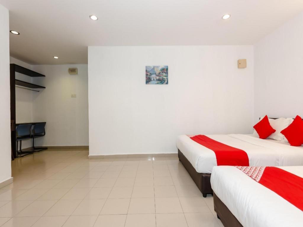OYO 1090 Hollitel Hotel Melaka Luaran gambar